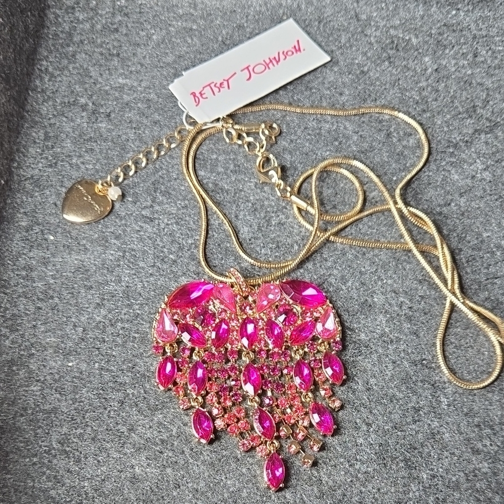 Betsey Johnson Fuchsia and Gold Heart Necklace